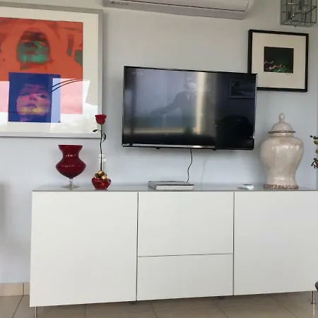 Seaview Luxury Penthouse Lägenhet Larnaca